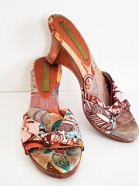 Cydney Mandel Wood Wedge Heel Floral Print Size 38.5